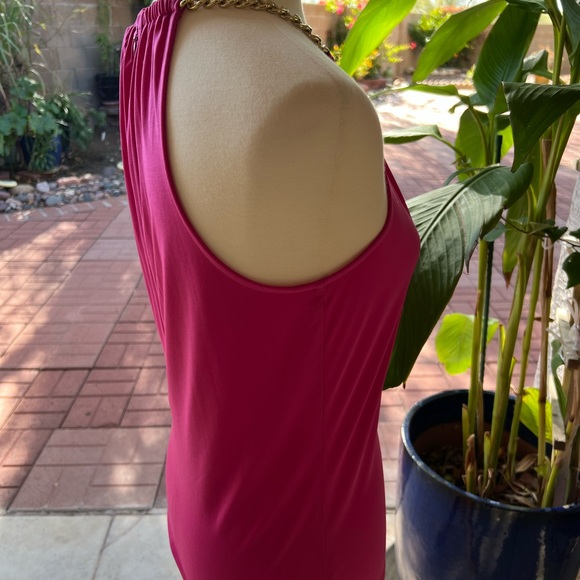 Michael Kors Fuschia halter top with chain neckline - Picture 6 of 9